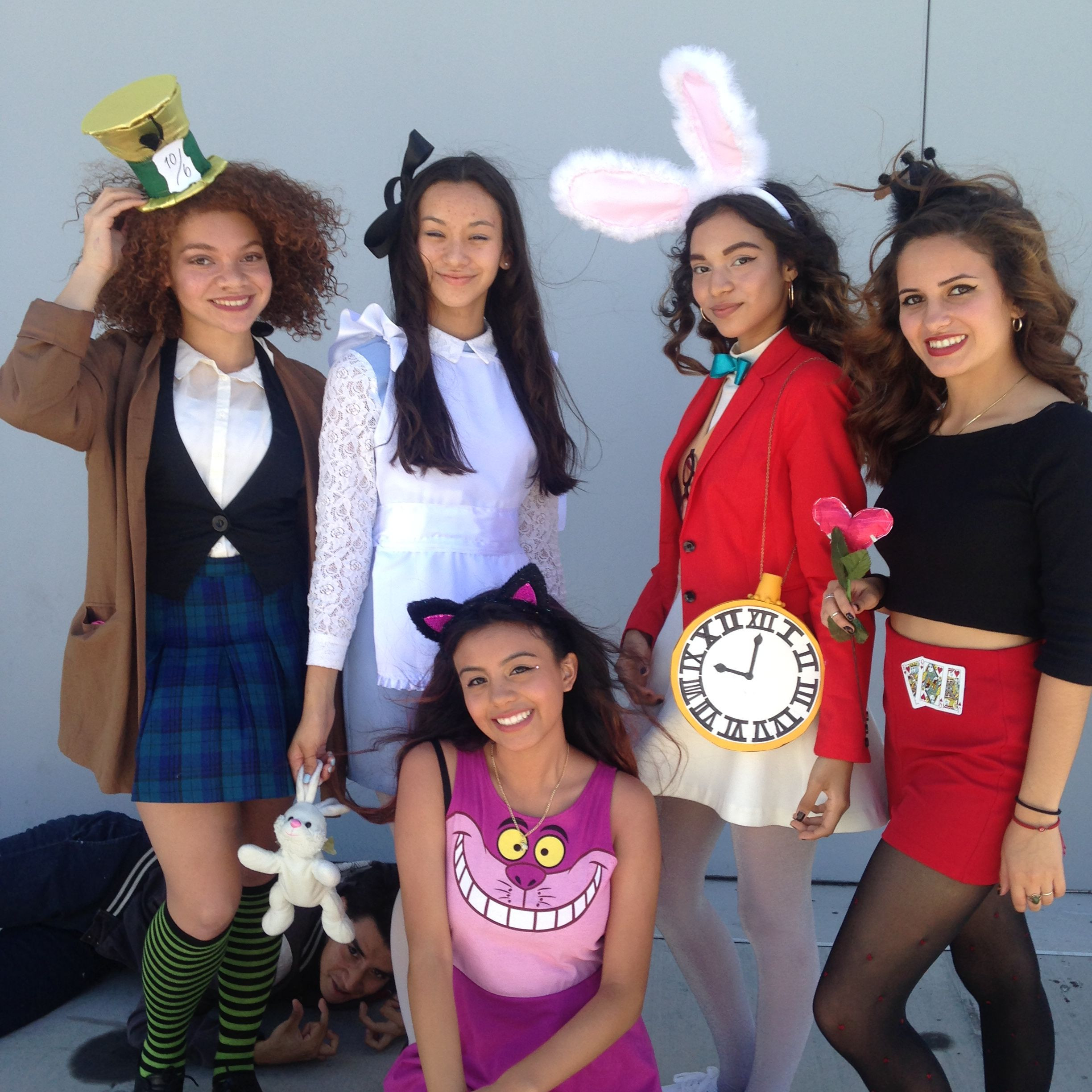 Alice In Wonderland Group Costume Beautiful Diy Alice In Wonderland Group Costume Diyhalloween Vapa Disney