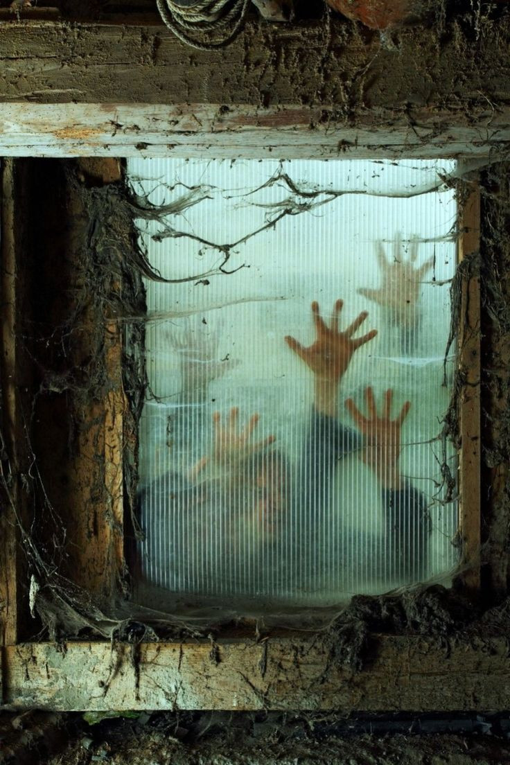 Creepy Window Decorations Inspirational Scary but Creative Diy Halloween Window Decorations Ideas You Should