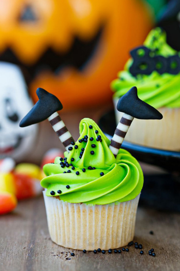 Cupcake Halloween Decorations New 35 Delicious Halloween Cupcake Ideas