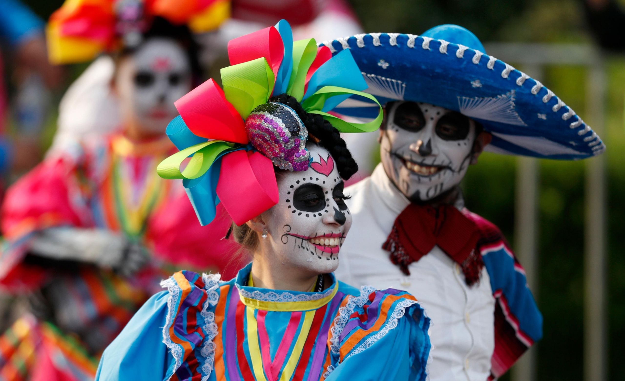 Customs Of the Day Of the Dead Elegant Day Of the Dead Parade Honors Mexican Quake Victims Rescuers