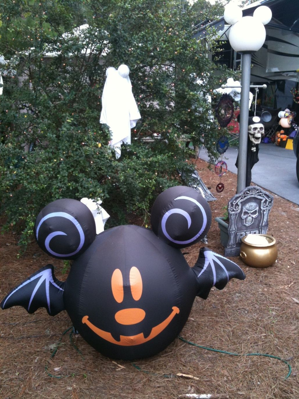 Disney Halloween Decorations Outdoor Awesome 20 Disney Halloween Outdoor Decorations Magzhouse