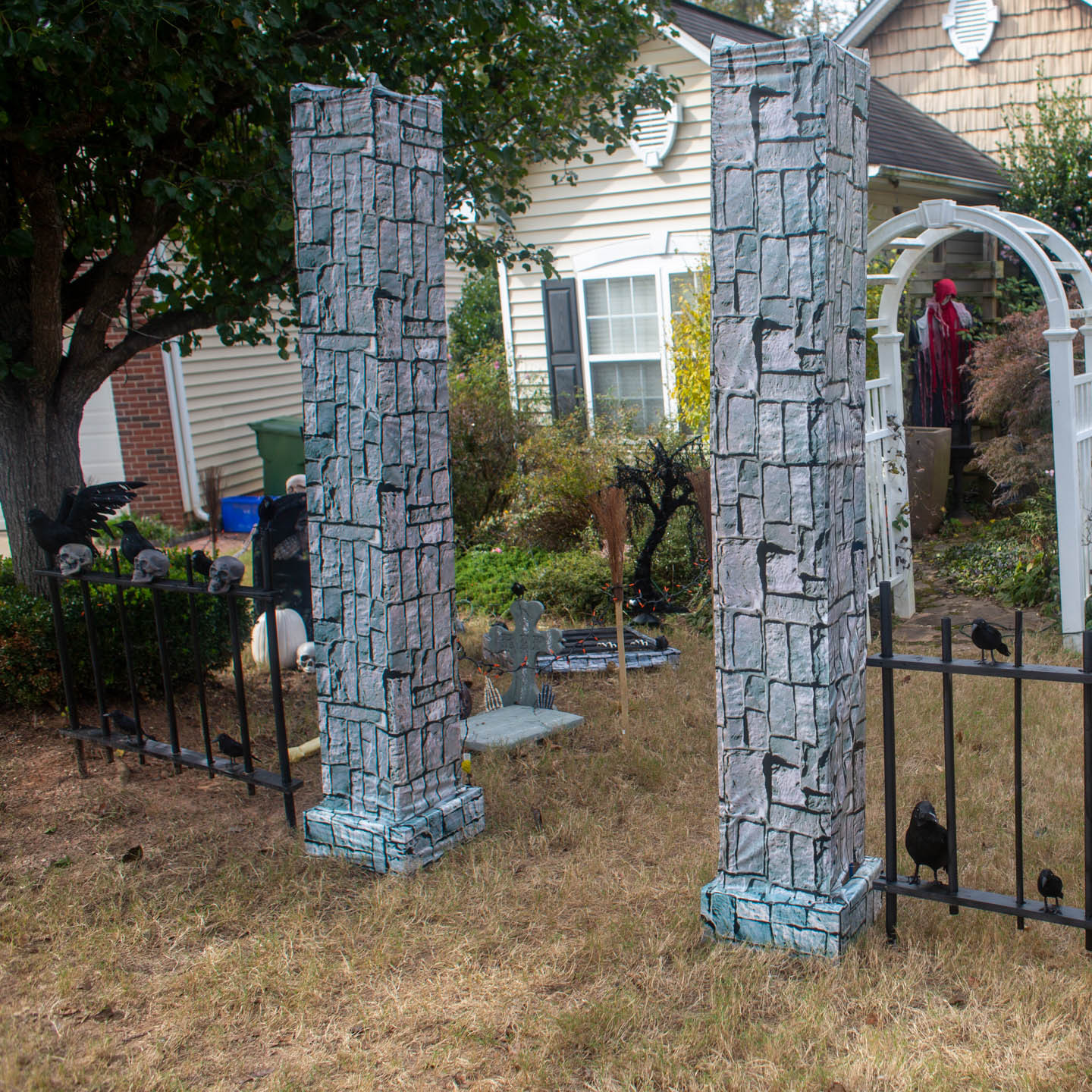 Diy Halloween Cemetery Beautiful How to Make Diy Halloween Cemetery Pillars the Easy Way