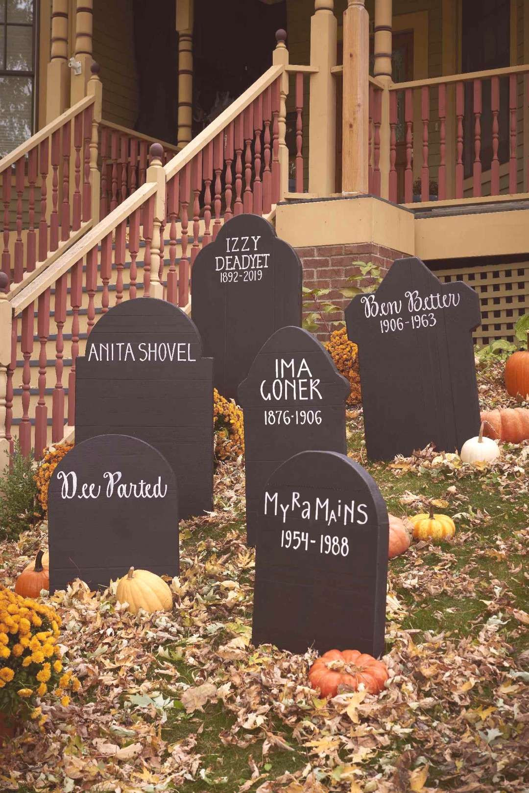 Diy tombstone Decorations Luxury these Simple Diy Halloween tombstones Require A White Paint Pen Black