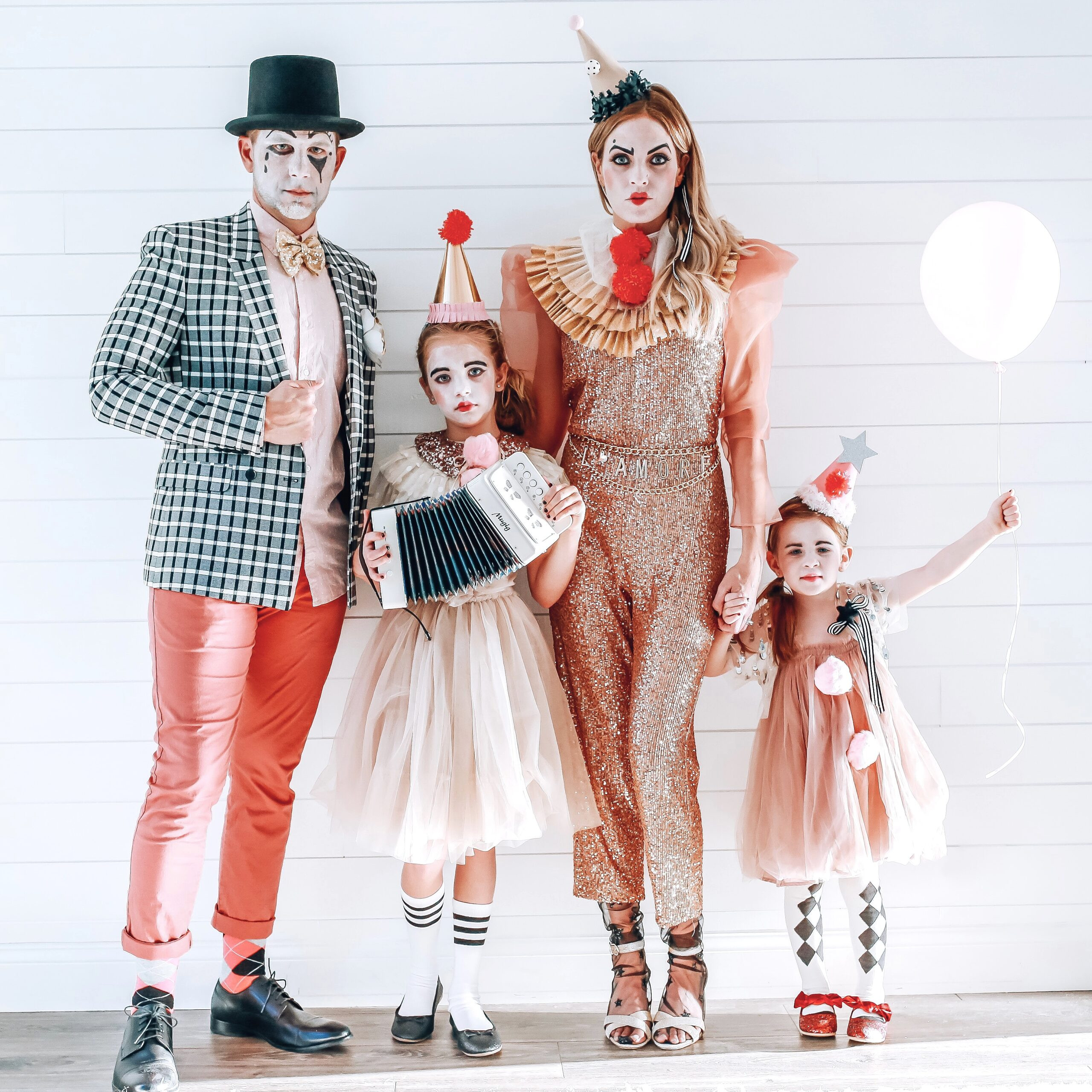 Family Costumes for 4 Inspirational Family Of Four Diy Halloween Costume Ideas Stephanie Hanna Blog