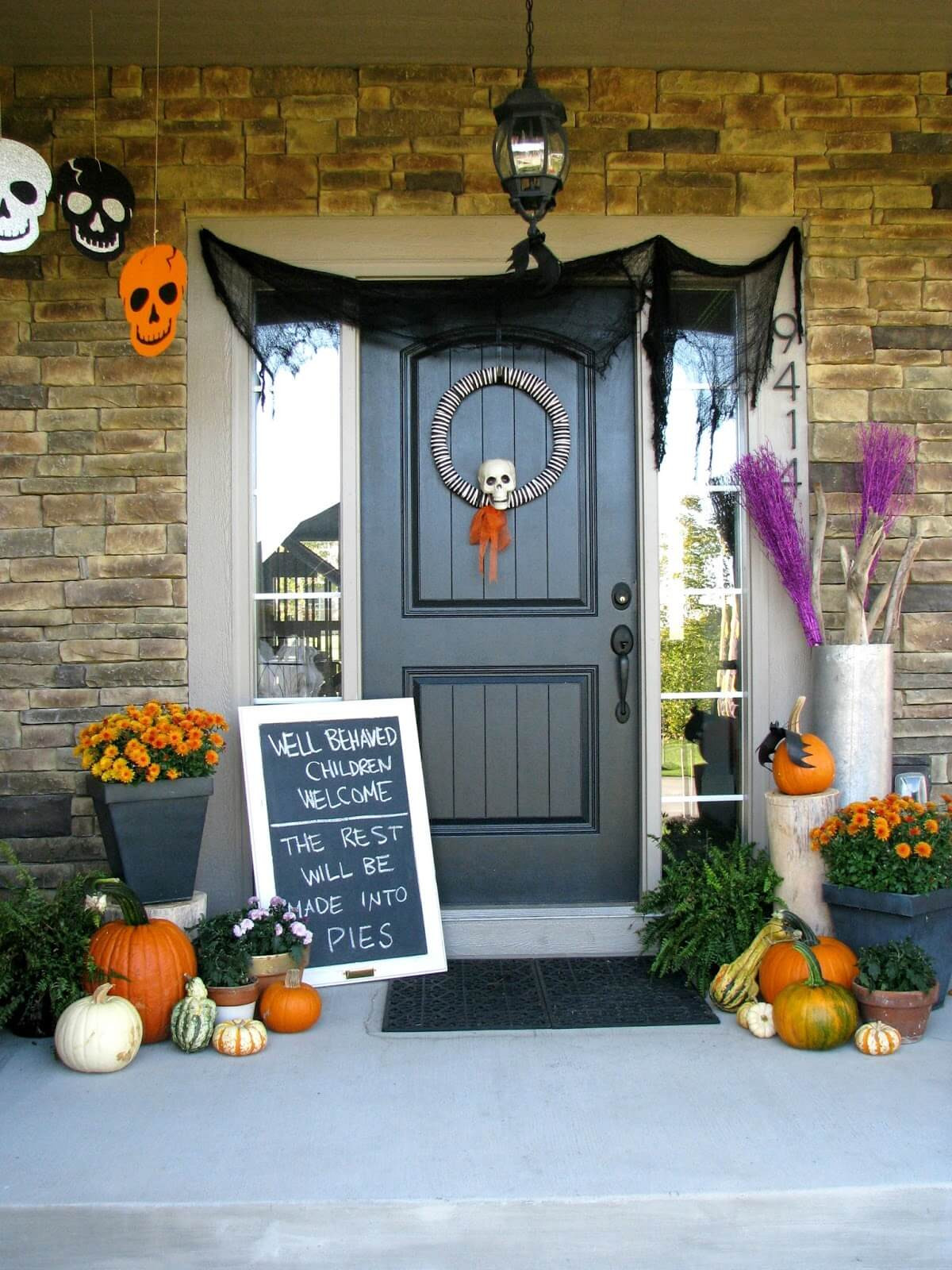 Front Yard Halloween Decor Unique 30 Halloween Porch Decoration Ideas Easyday