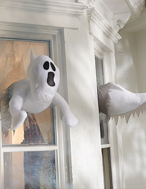 Ghost In Window Decoration Inspirational 35 Creative Halloween Window Decor Ideas Digsdigs