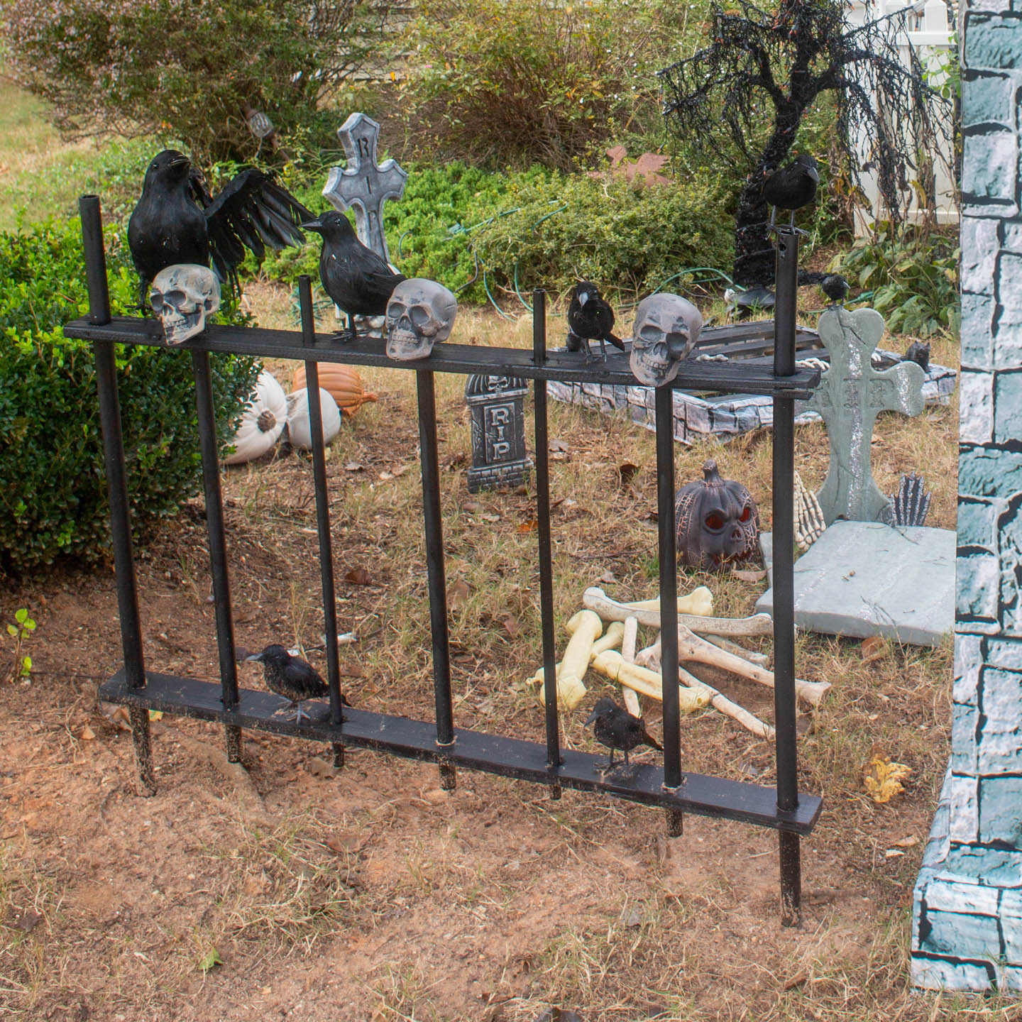 Halloween Cemetery Fence Diy Lovely How to Make A Diy Halloween Cemetery Picket Fence Entertaining Diva