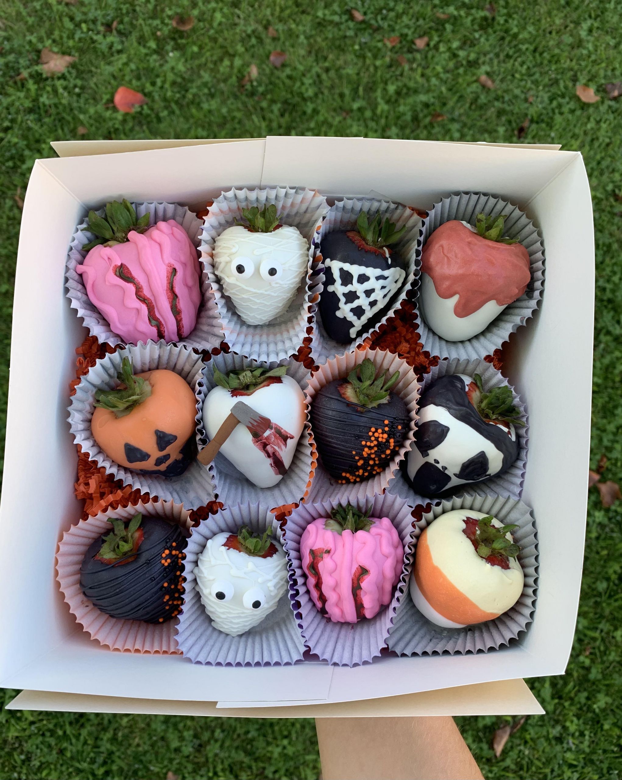 Halloween Chocolate Covered Strawberries Lovely [homemade] Halloween themed Chocolate Covered Strawberries R Food