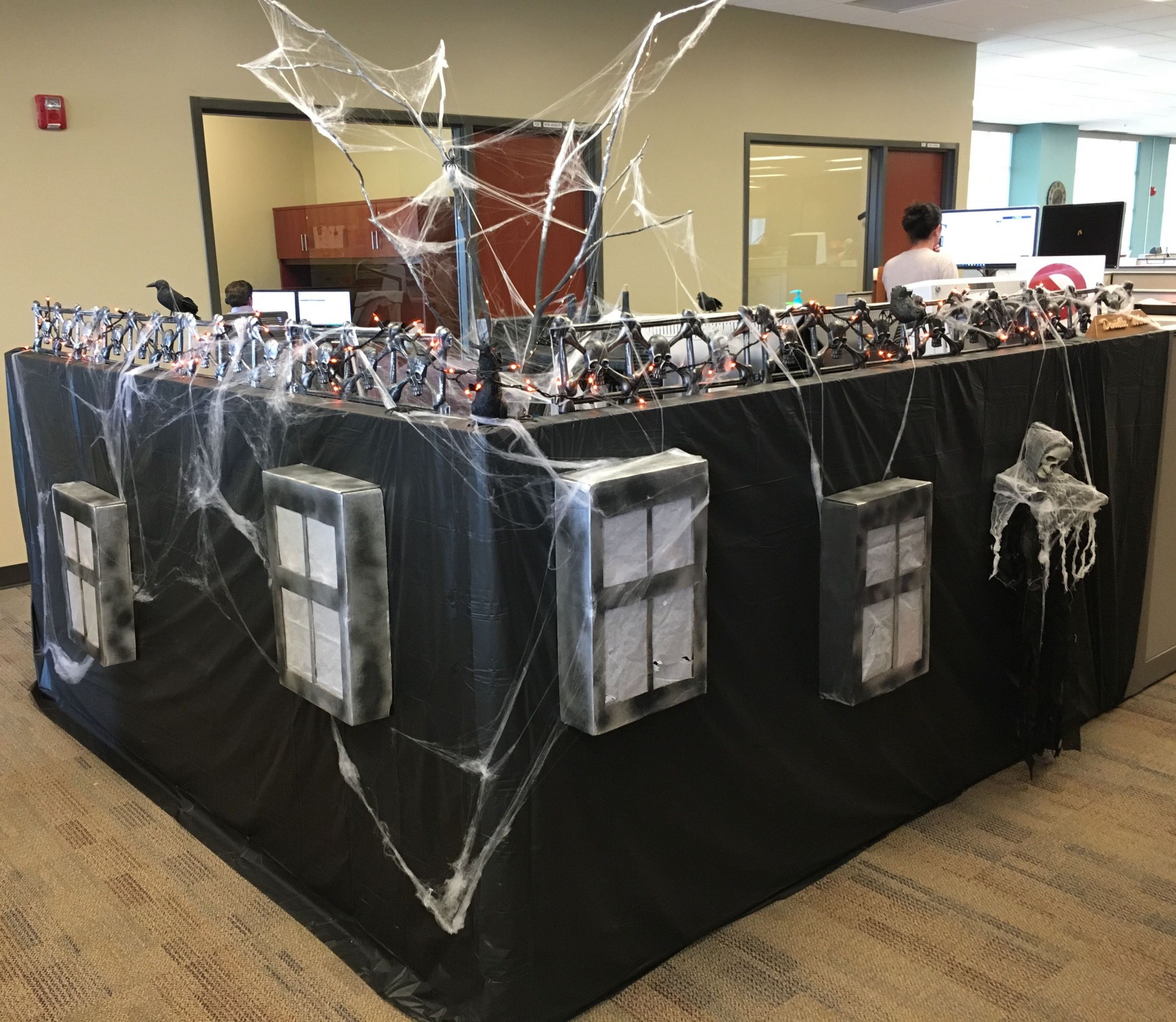 Halloween Decoration Ideas for Office Cubicles Unique Transformed My Cubicle Into A Haunted Mansion Decoratedcubicle