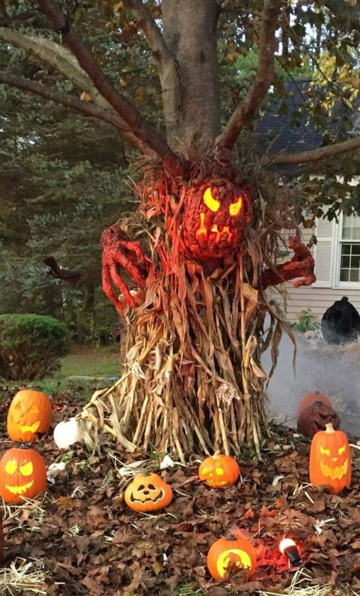 Halloween Decorations for Outdoor Tree New 20 Easy Outdoor Halloween Decorations to Make Holidappy