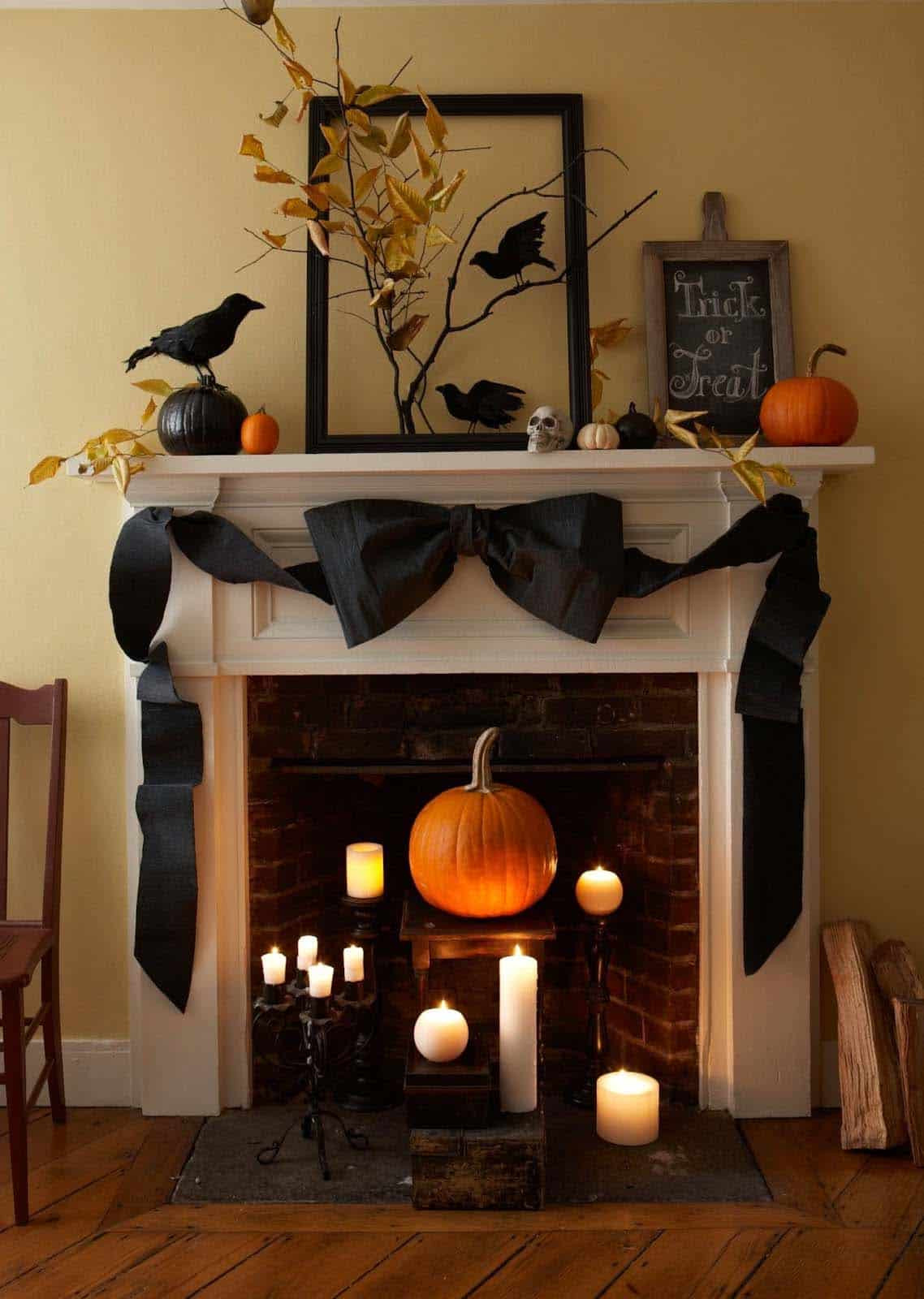 Halloween Mantel Ideas New 40 Spooktacular Halloween Mantel Decorating Ideas