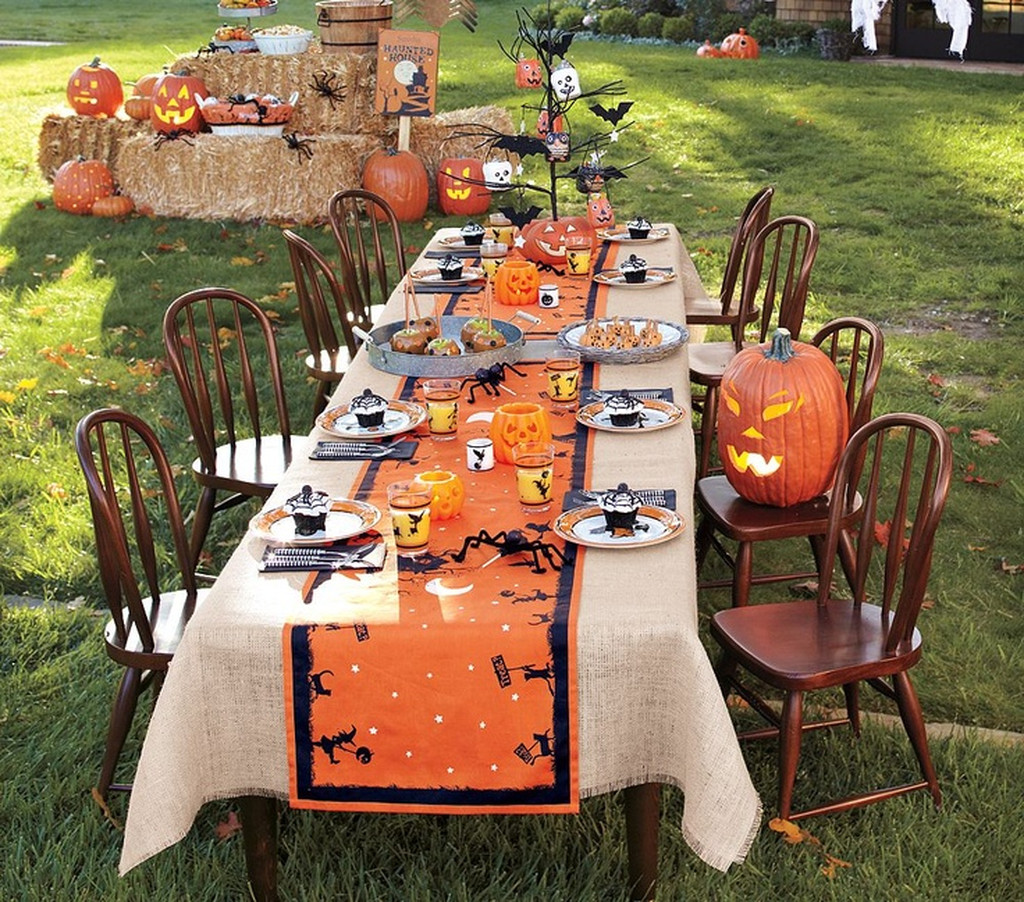 Halloween Party Decor Elegant 31 Awesome Halloween Backyard Party Decorations Ideas Magzhouse