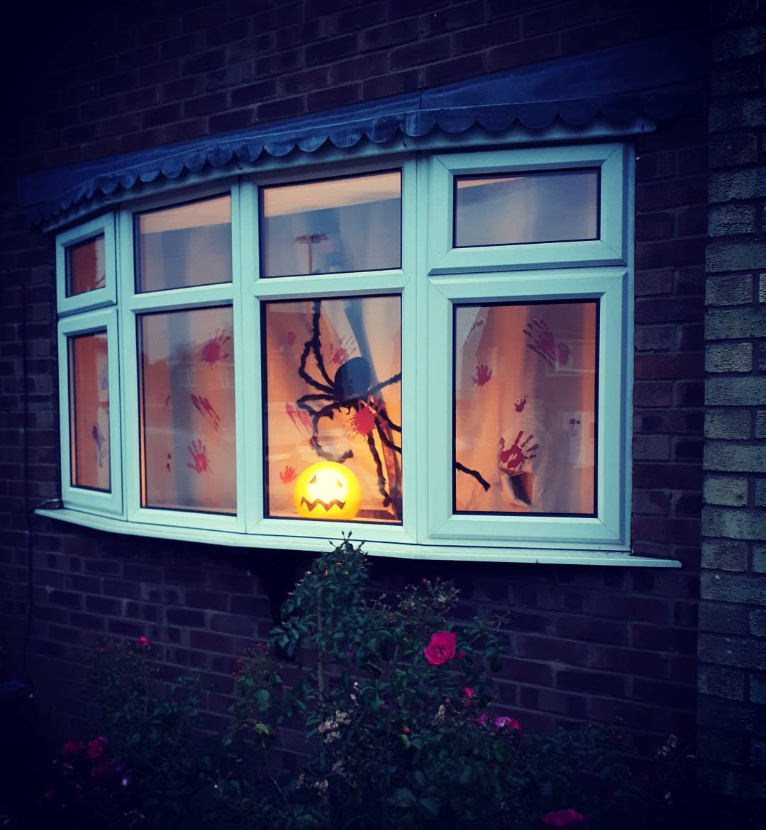 Halloween Scary Window Decorations Beautiful 30 Creepy Halloween Window Decor Ideas ⋆ Brasslook