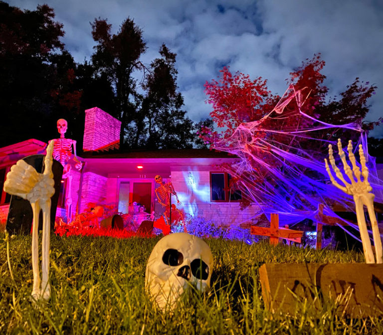 Halloween Stuff Near Me Inspirational 20 Best Decorated Halloween Houses Use This Frightfully Fun Map to