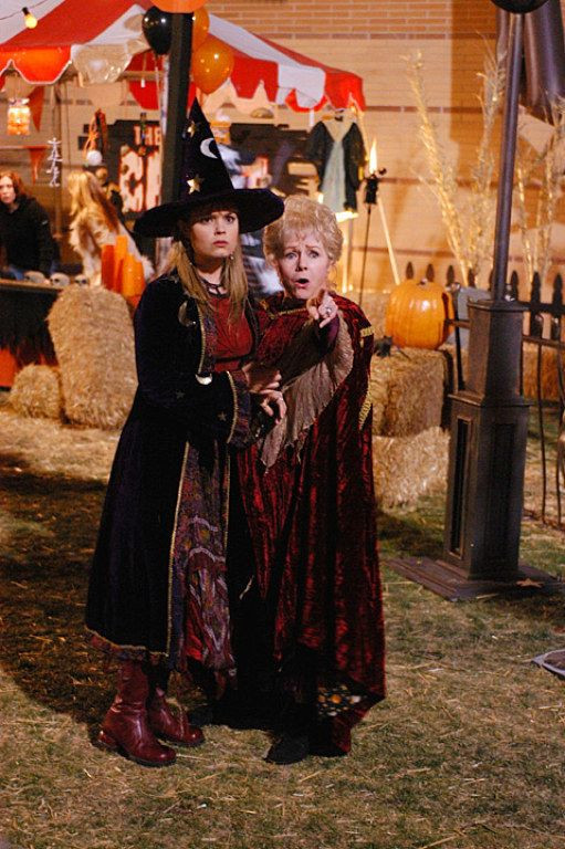 Halloween town Costumes New Outfit Inspiration From Halloweentown S Marnie Piper