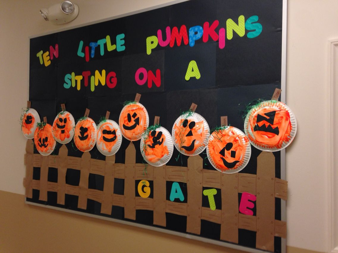 Little Pumpkins Sitting On A Gate Awesome Ten Little Pumpkins Sitting On A Gate Bulletin Board