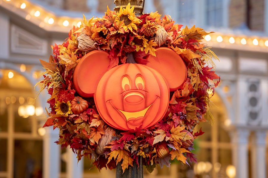 Mickey Halloween Wreath Lovely Celebrate Halloween by the Numbers with Disney Youth Education Series