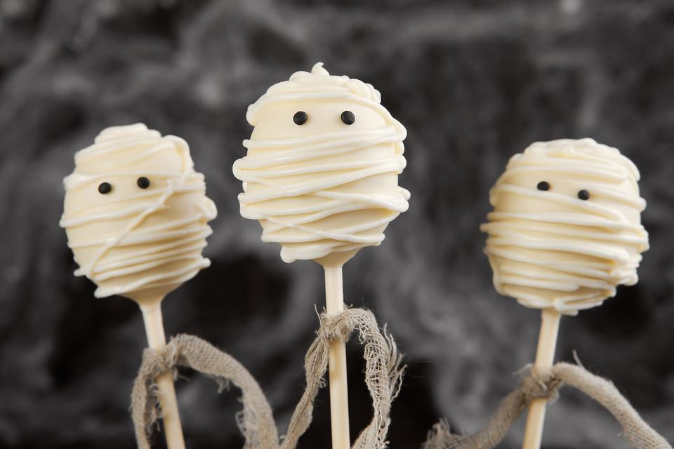 Mummy Cake Pops Fresh Fun Mummy Cake Pops Recipe is An Easy Halloween Treat