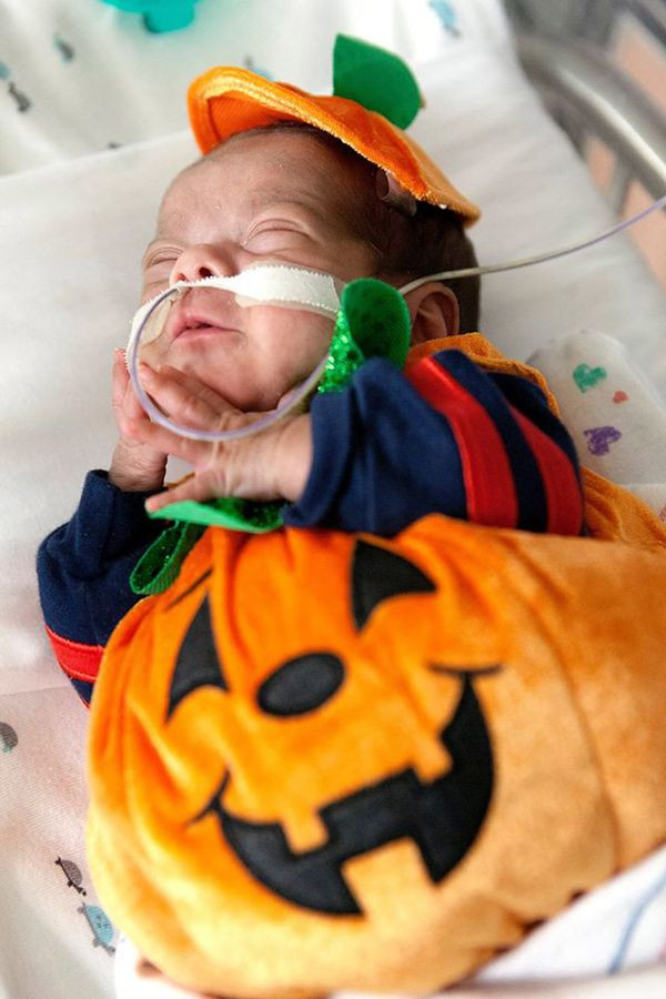 Preemie Halloween Costumes Luxury these Awesome Nicu Nurses Made Halloween Costumes for their Preemie