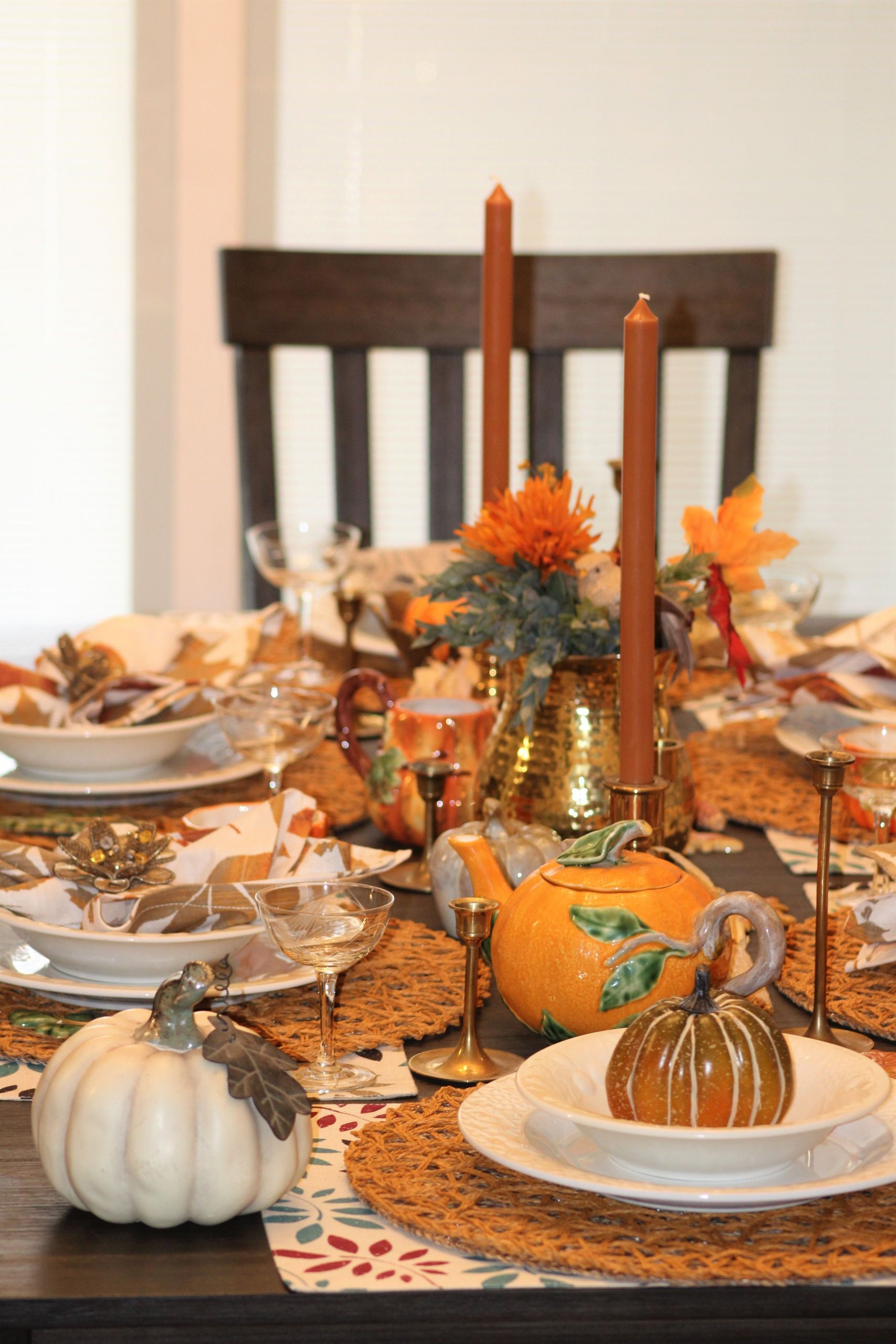 Pumpkin Decorating Table New Festive Us Of Pumpkins to Decorate Your Fall Table Uses Pumpkin