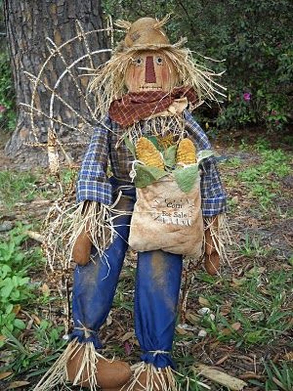 Scarecrow for Yard Inspirational 20 Fabulous Garden Scarecrow Ideas