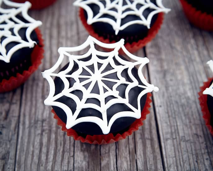 Spider Web Cupcake Fresh How to Make Spider Web Cupcakes • Cakejournal