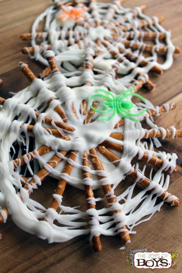 Spider Web Pretzels Best Of Spider Web Pretzels Easy Halloween Treat for Kids