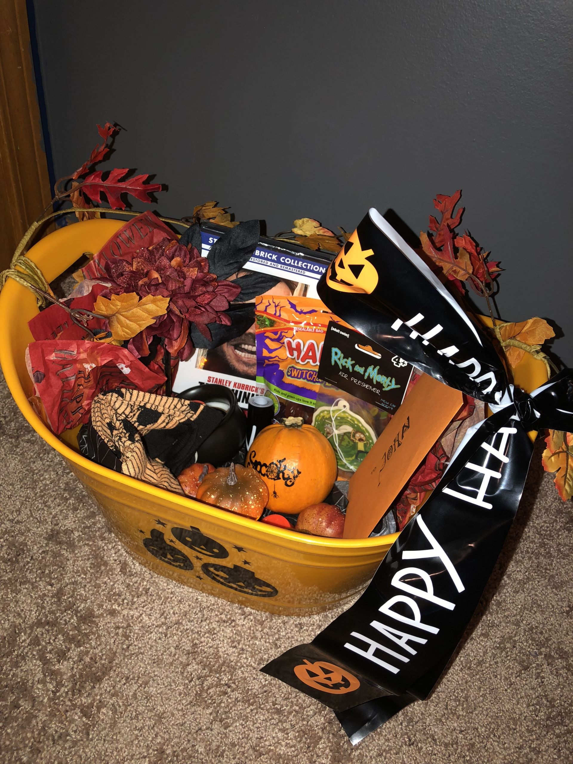 Spooky Basket for Bf Awesome How to Make A Halloween Basket for Boyfriend