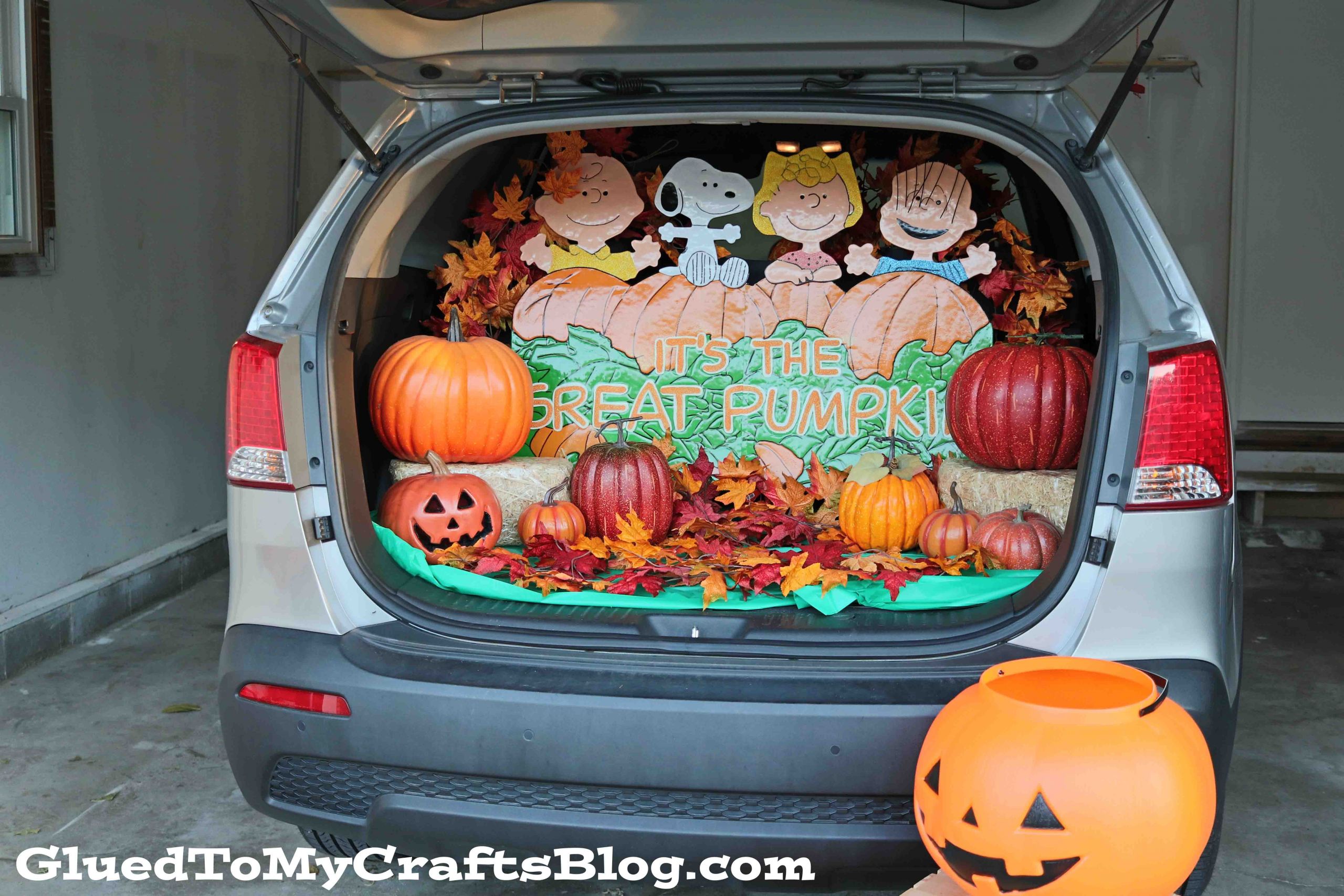 Trick A Trunk Ideas Unique the Easiest Great Pumpkin Trick or Trunk Display