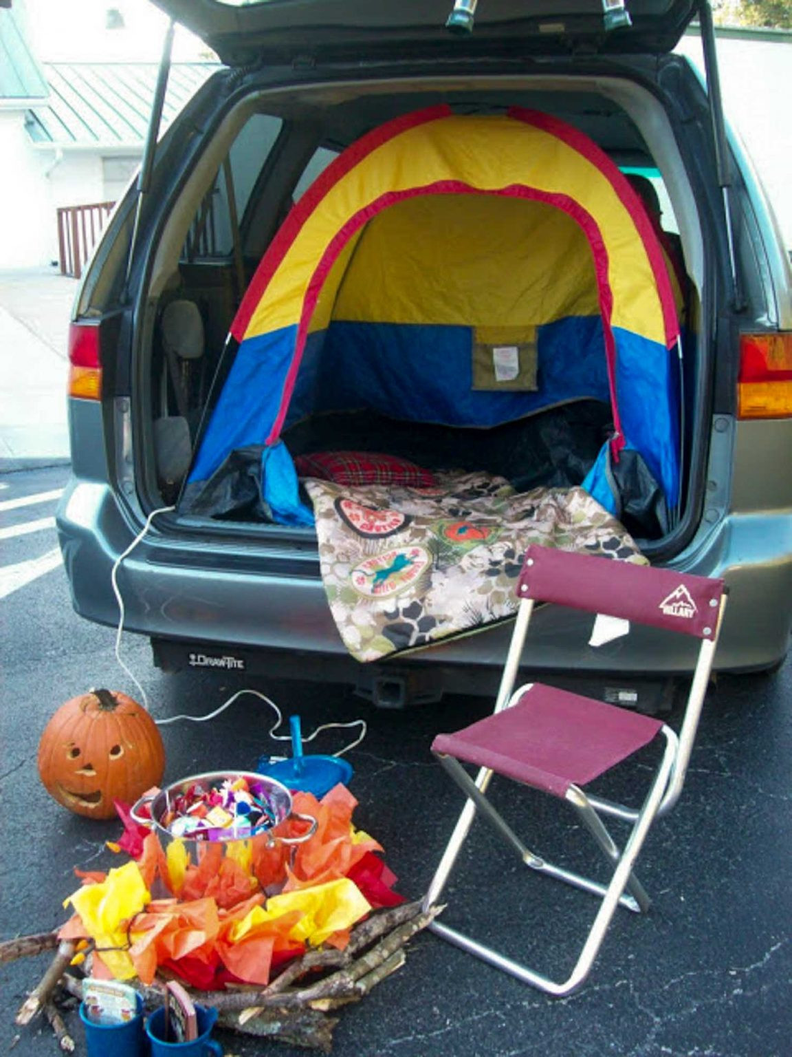 Trunk Decoration Ideas Awesome 20 Thrifty Trunk or Treat Decorating Ideas Happy Money Saver