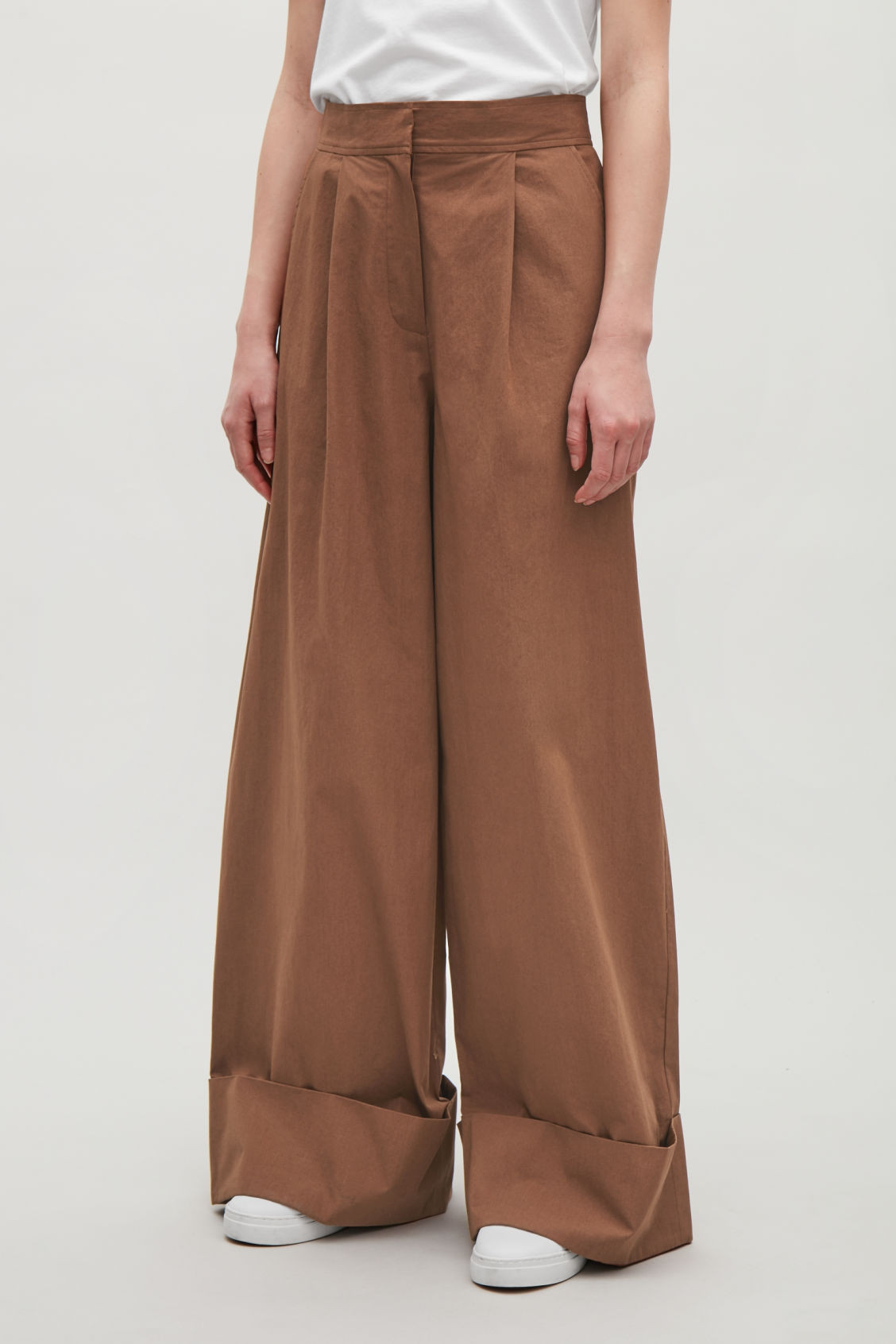 Cos Wide Leg Trousers Lovely Wide Leg Trousers with Turn Ups Khaki Brown Wide Leg Trousers Cos