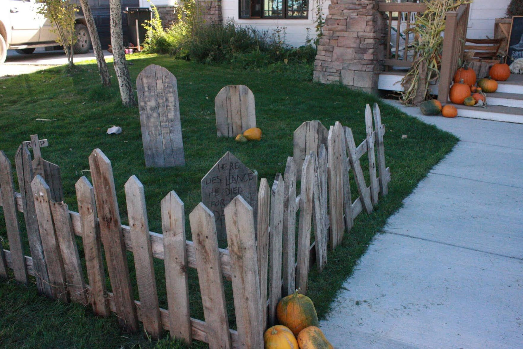 Diy Halloween Graveyard Fence Beautiful My Spooky Pallet Graveyard Twelve Main