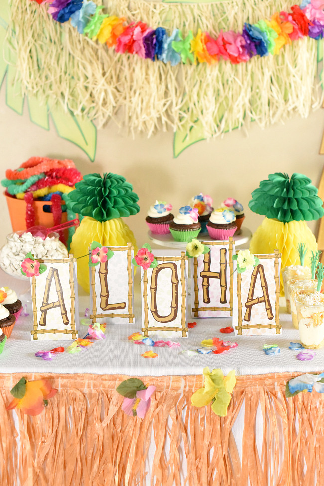 Hawaiian Luau Party Decorations Inspirational Hawaiian Luau Party Ideas that are Easy and Fun Fun Squared