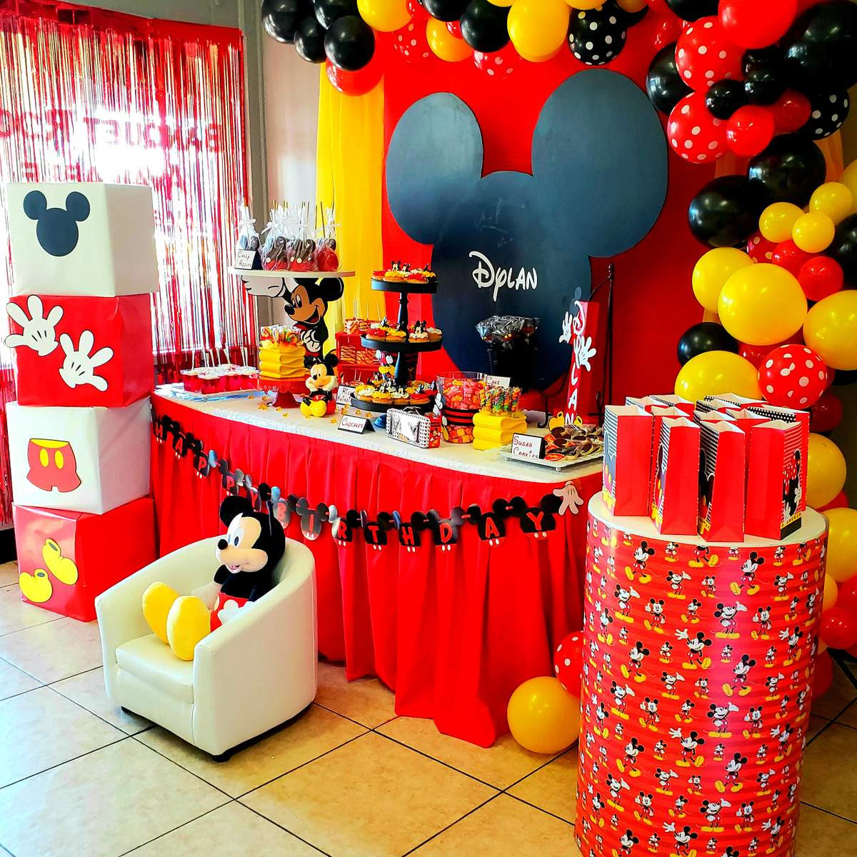 Mickey Mouse themed Birthday Party Elegant Mickey Mouse Birthday Party Ideas 1 Of 17