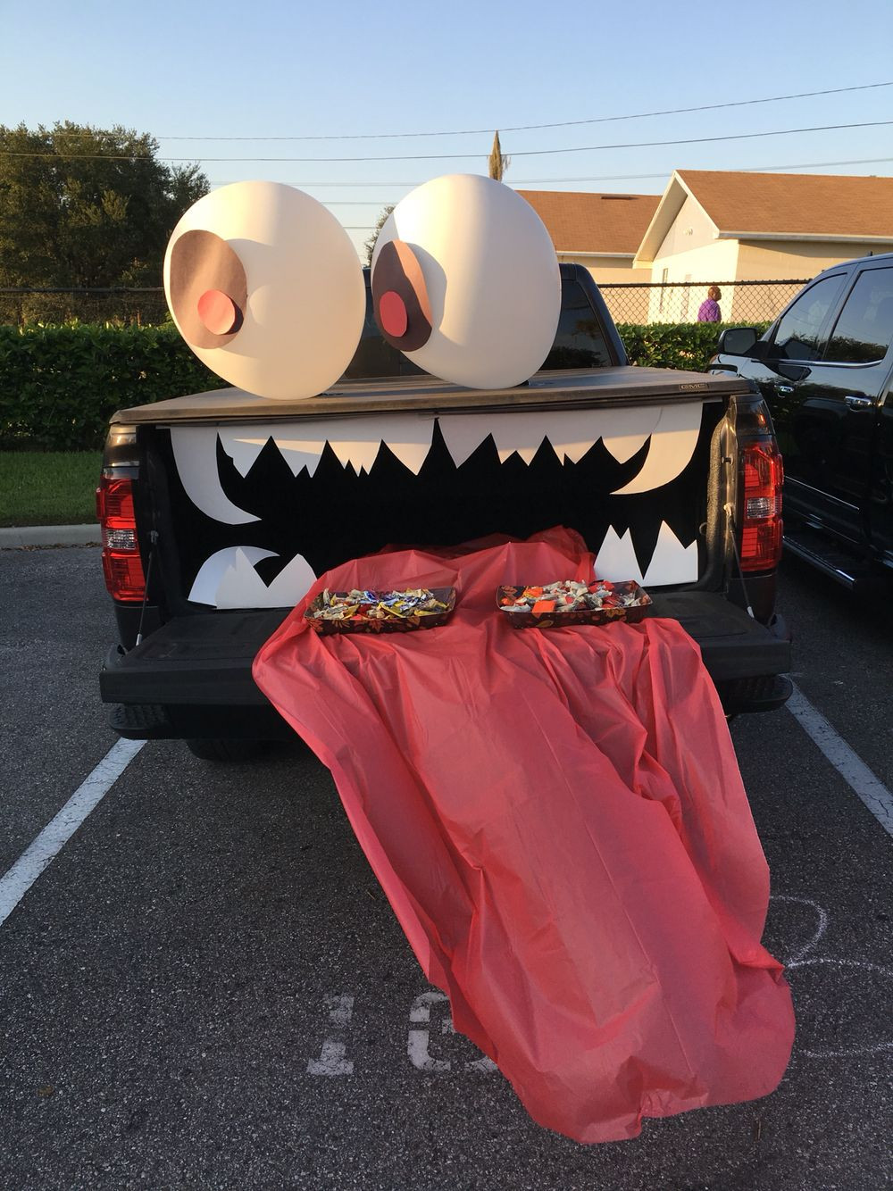 Truck Halloween Decorations Best Of How to Decorate the Bed Of A Truck for Halloween