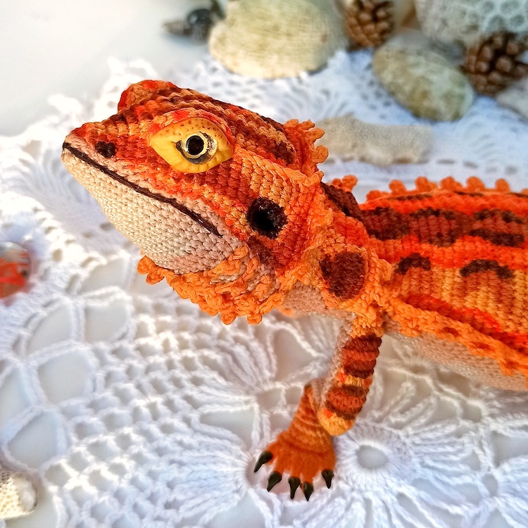 Crochet Bearded Dragon Awesome Artist Releases Diy Crochet Pattern for A Very Realistic Bearded Dragon