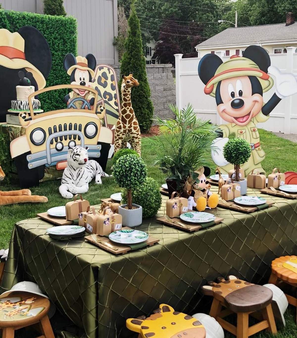 Mickey Mouse Safari Party Beautiful Mickey Mouse Safari Birthday Party Ideas 6 Of 13