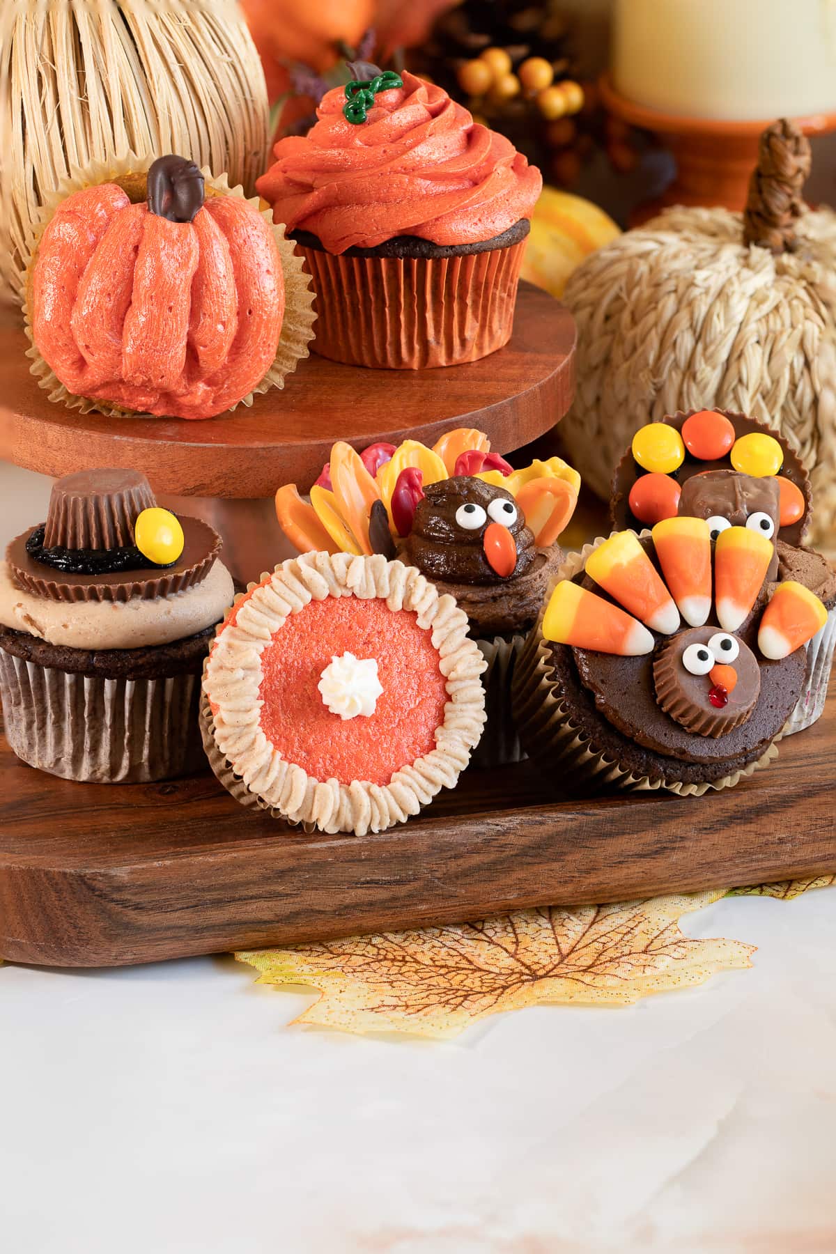 Thanksgiving Cupcake Designs Lovely Thanksgiving Cupcakes Partylicious